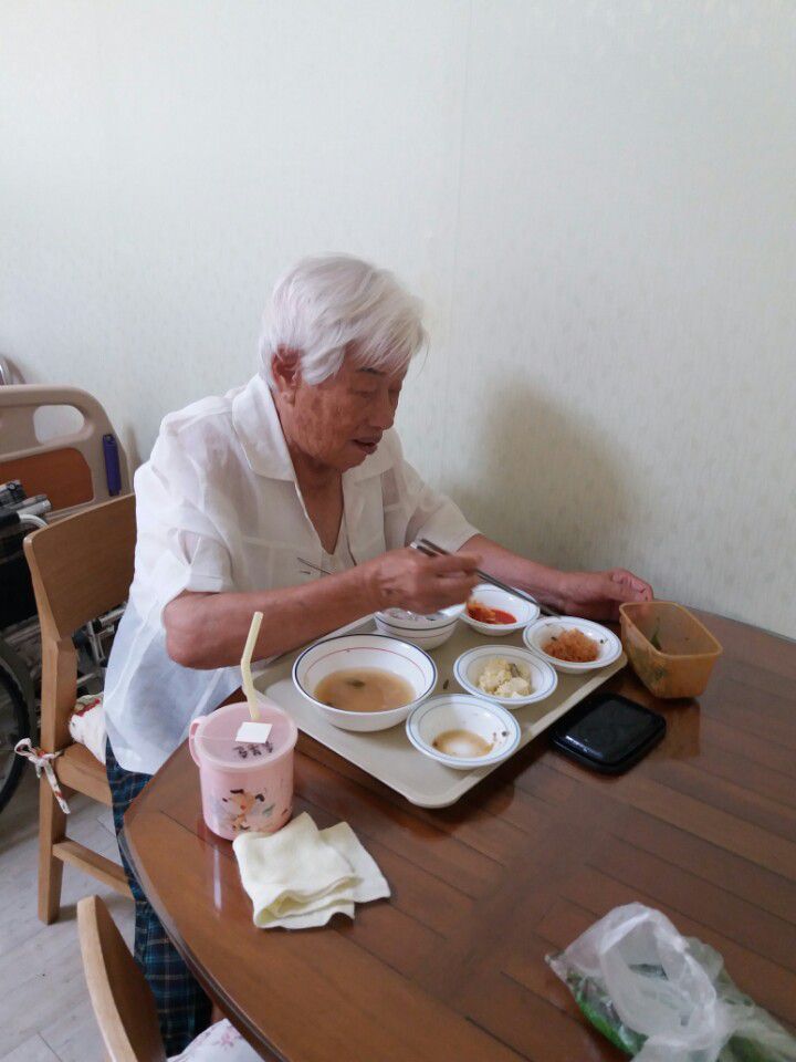 어르신 식사시간